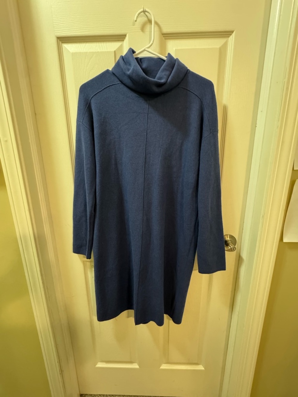 Turtleneck Sweater Dress size medium 
Banana Republic - Picture 5 of 9